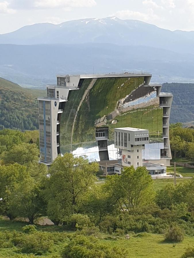 La Petite Chapelle Hotel Font-Romeu-Odeillo-Via Exterior photo