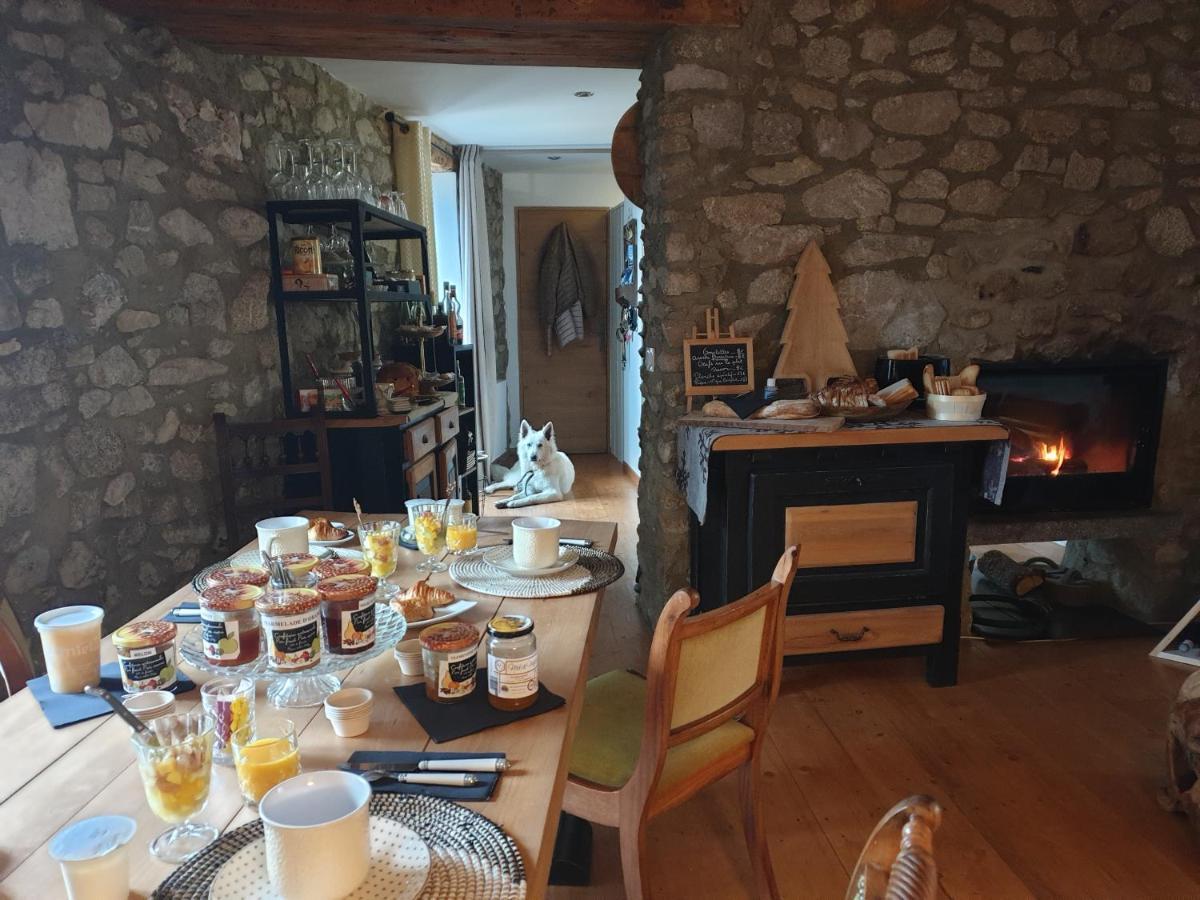 La Petite Chapelle Hotel Font-Romeu-Odeillo-Via Exterior photo